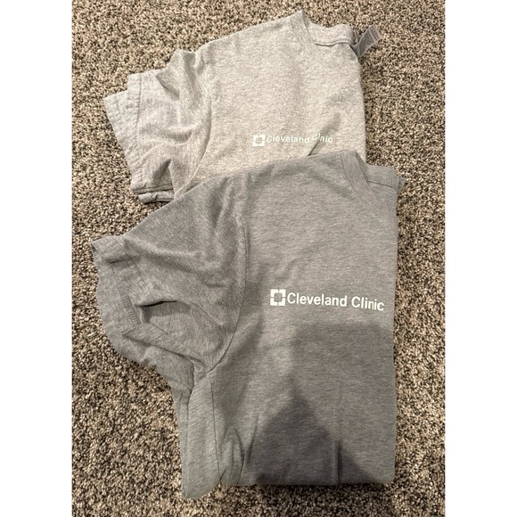 Gildan Tops - Cleveland Clinic Women's Gray Short Sleeve Cotton Bundle Size Small
